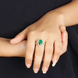 Stephen Dweck Luxury Emerald 3ct and Diamond 0.35ct Ring in 18K Gold< Rings